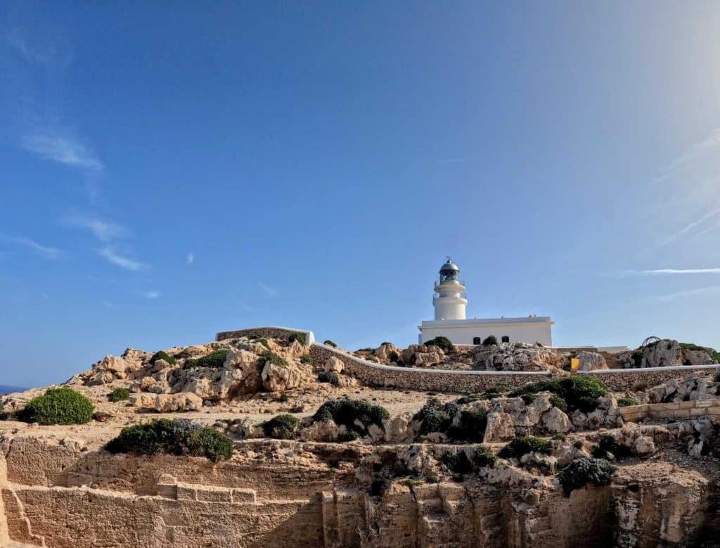 Le phare de Cavalleria, un incontournable pour vos vacances à Minorque